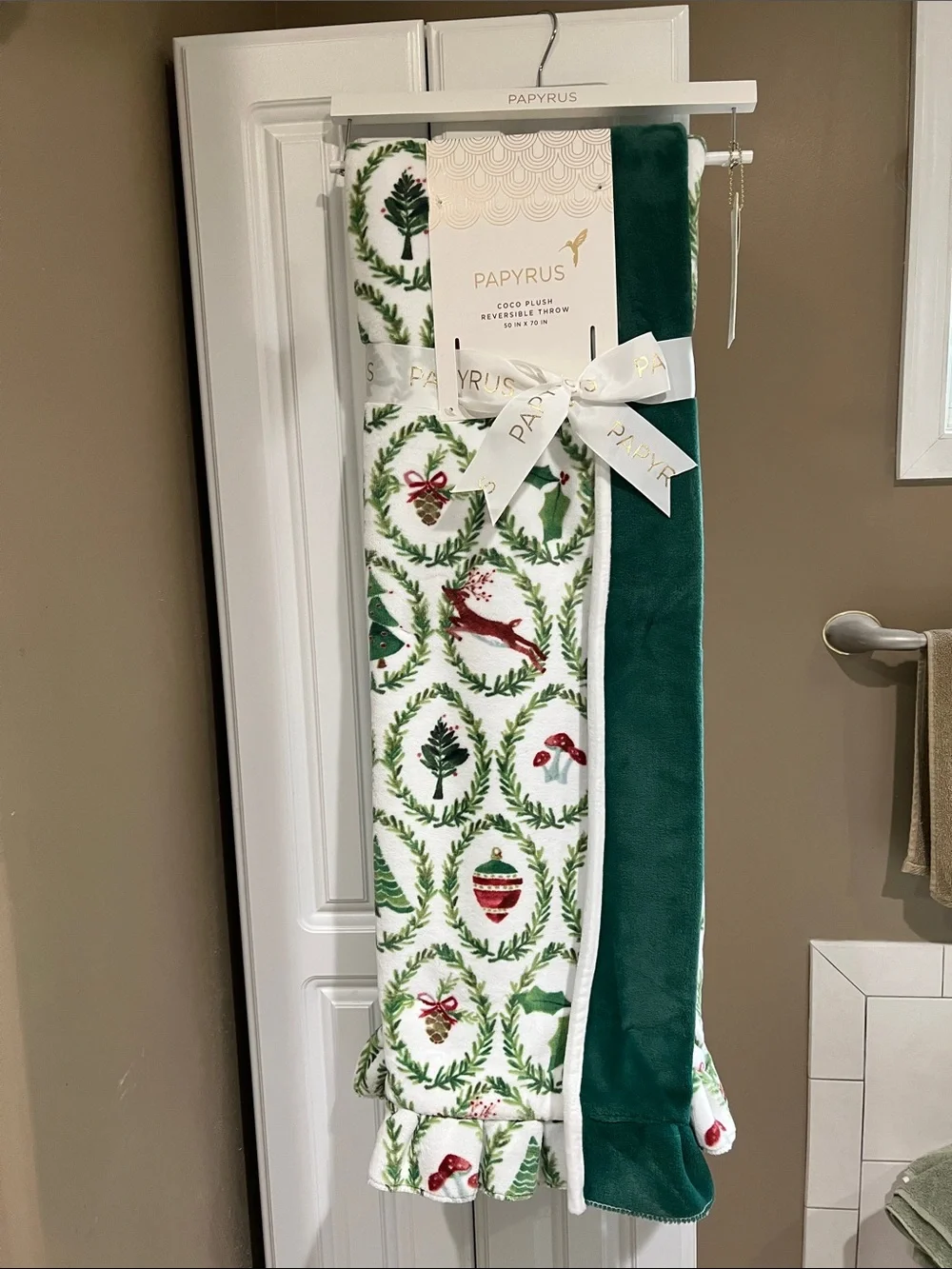 Papyrus Green & White Festive Wreath Reversible Holiday Throw